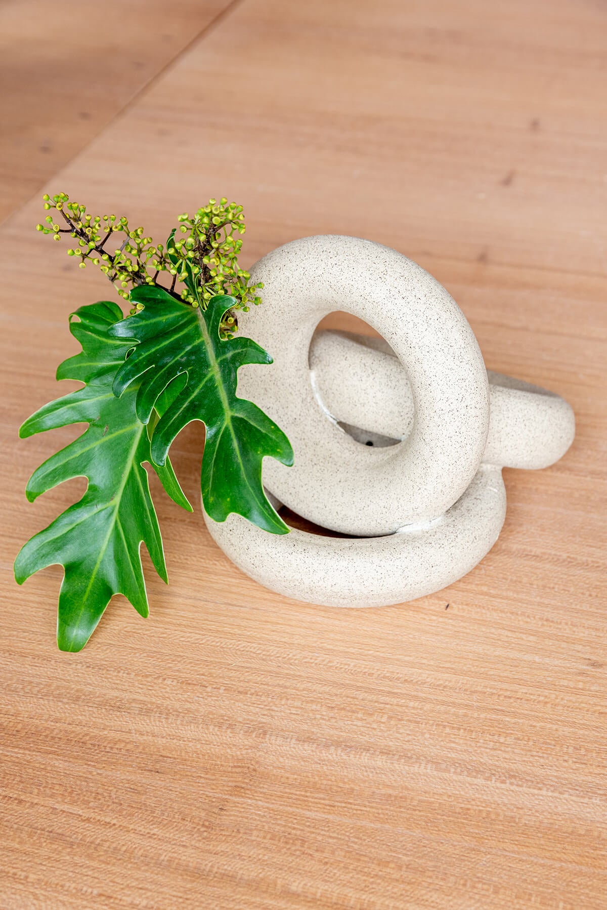 Escultura vaso triplo com furo