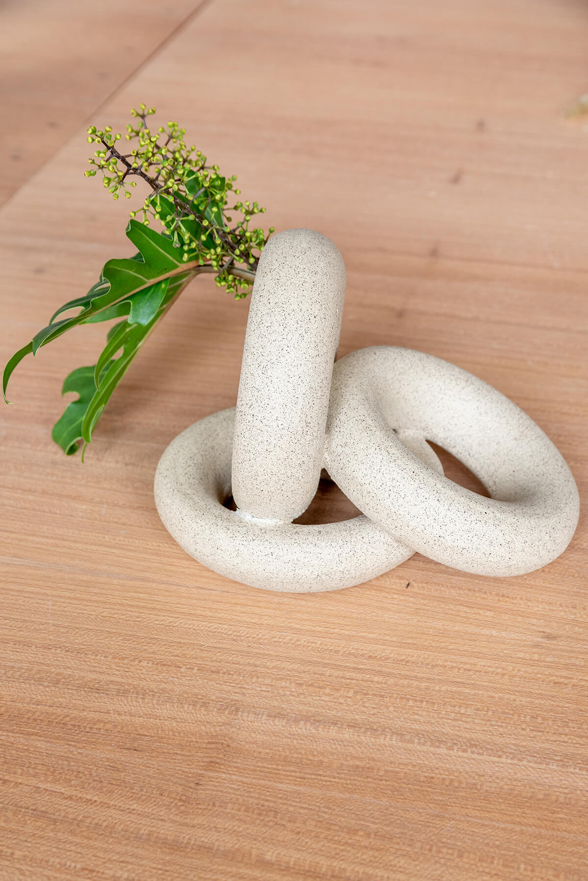 Escultura vaso triplo com furo